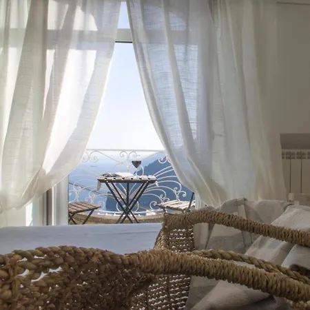 Casa Romelide Amazing View On Amalfi Coast Hébergement de vacances